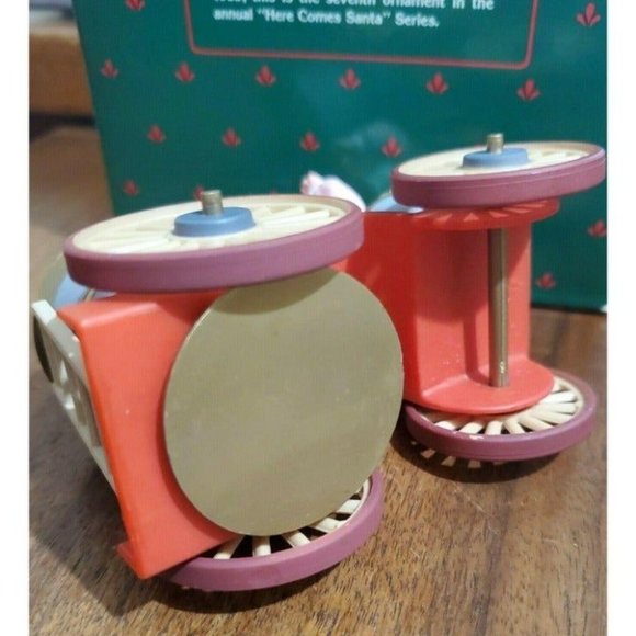 Hallmark Santas Fire Engine ornament 1985 boxed #7 in series collector item - Picture 8 of 10